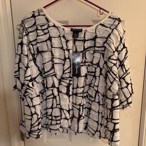 Maggie Barnes Black and White open Front Blazer.